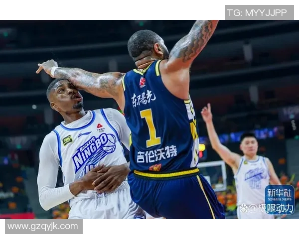 广东队与青岛队激战正酣谁能在这场篮球对决中笑到最后