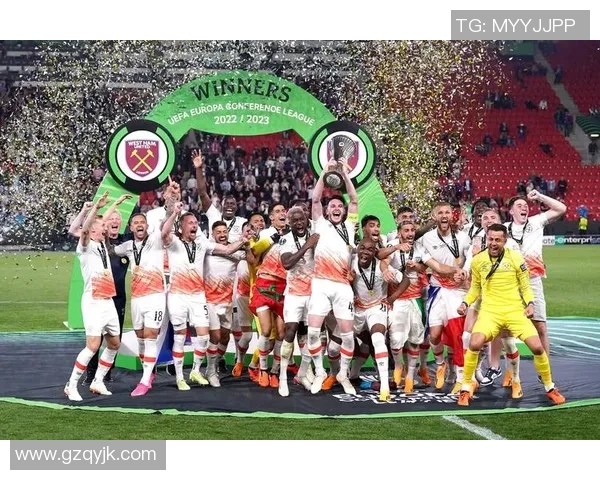 佛罗伦萨主场迎战罗马球队巅峰对决精彩纷呈期待激烈较量 佛罗伦萨主场迎战罗马球队巅峰对决精彩纷呈期待激烈较量