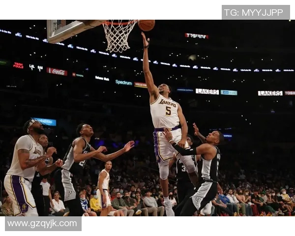 贾雷斯沃克的崛起之路：从新秀到NBA明星的奋斗历程